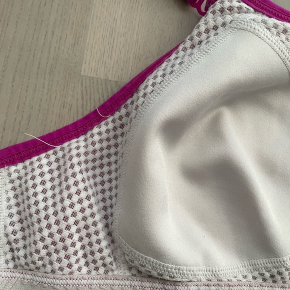 New Balance Medium Support Sports Bra in Hot Magenta Pink - Picture 9 of 11